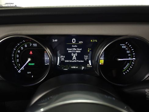 Used 2023 Jeep Wrangler Unlimited Sahara AWD/4WD image 17