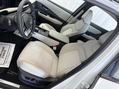 Used 2024 Nissan Ariya AWD image 10