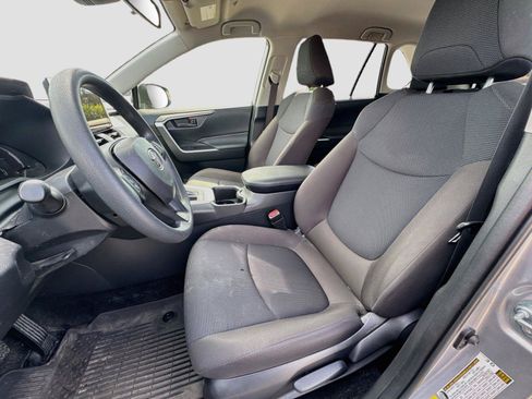 Used 2025 Toyota RAV4 LE FWD image 9