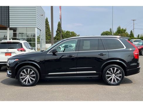 Used 2023 Volvo XC90 B5 Plus image 9