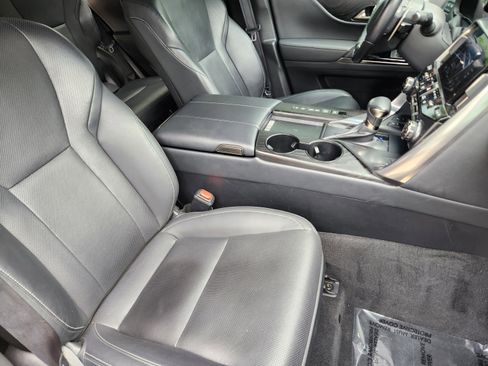 Used 2023 Lexus LX 600 4WD w/ Accessory Package (Z1) image 6