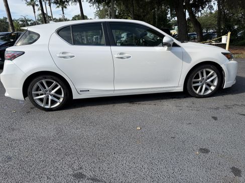 Used 2014 Lexus CT 200h FWD image 11
