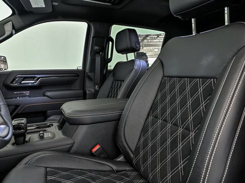 New 2026 GMC Sierra 1500 AT4 w/ Technology Package AWD/4WD image 9