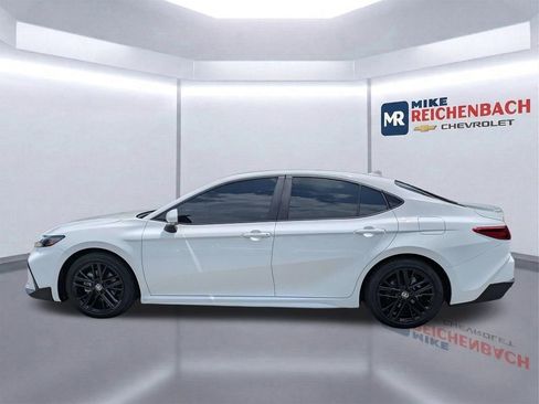 Used 2025 Toyota Camry SE FWD image 7