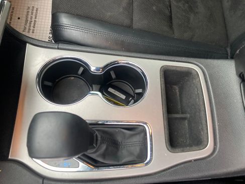 Used 2019 Jeep Grand Cherokee Altitude image 29