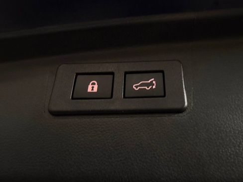 Used 2024 Subaru Outback Premium AWD/4WD image 28