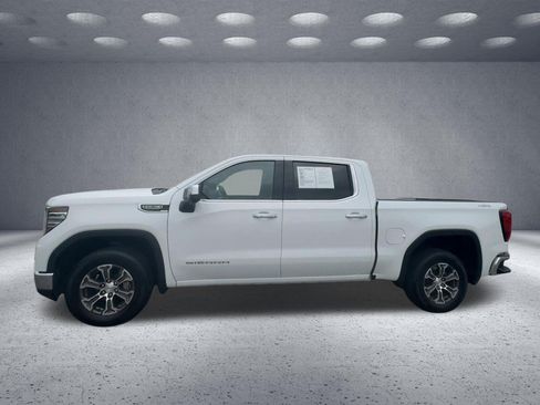 Used 2025 GMC Sierra 1500 SLT AWD/4WD image 4