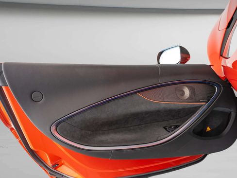 Used 2023 McLaren Artura RWD image 34