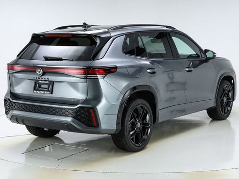 New 2026 Volkswagen Tiguan SE R-Line image 9