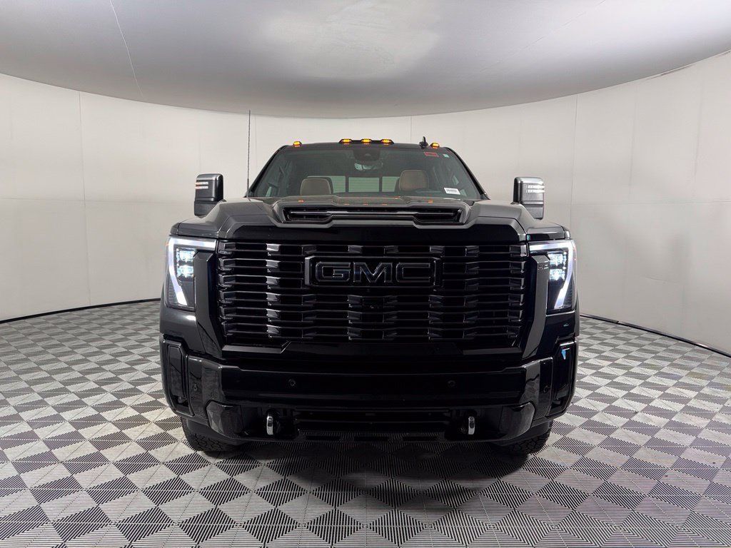 Used 2025 GMC Sierra 3500 Denali Ultimate AWD/4WD image 3