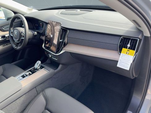 New 2026 Volvo XC90 T8 Plus w/ Protection Package Premier image 31