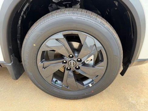 New 2026 Nissan Rogue SV FWD image 10