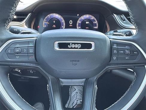 Used 2024 Jeep Grand Cherokee L Altitude image 18