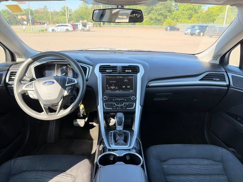 Used 2016 Ford Fusion SE FWD image 14