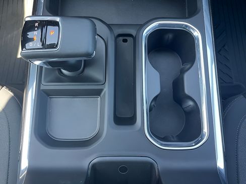 Used 2025 Chevrolet Silverado 1500 LT AWD/4WD image 29