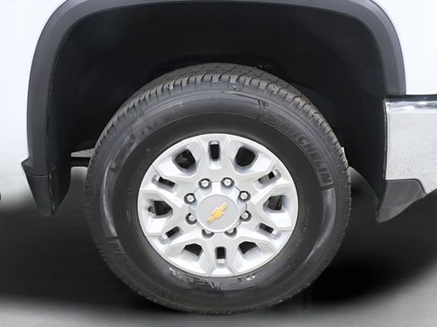 Used 2024 Chevrolet Silverado 3500 LT w/ Convenience Package image 40