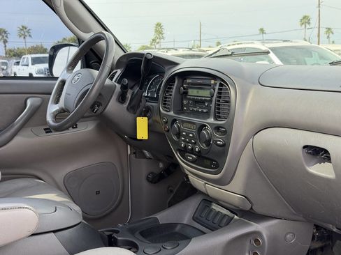 Used 2007 Toyota Sequoia SR5 image 21