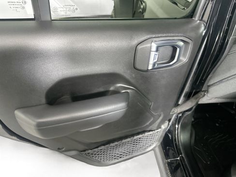 Used 2023 Jeep Wrangler Unlimited w/ Convenience Group AWD/4WD image 26