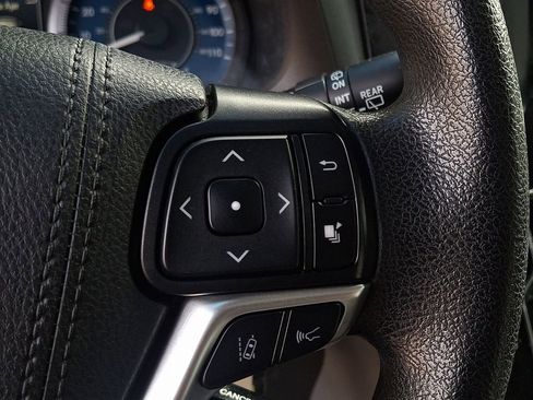 Used 2020 Toyota Sienna L image 22