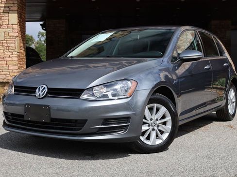 Used 2015 Volkswagen Golf S image 2