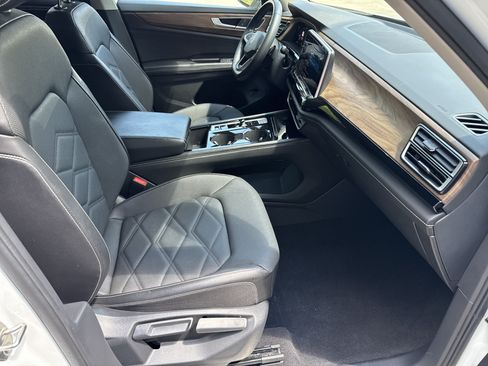 Used 2024 Volkswagen Atlas SE FWD image 13