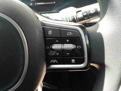 Used 2025 Kia Sorento LX FWD image 37
