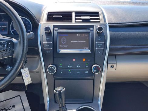 Used 2016 Toyota Camry LE FWD image 17