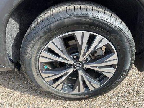 Certified 2023 Nissan Rogue SV image 9