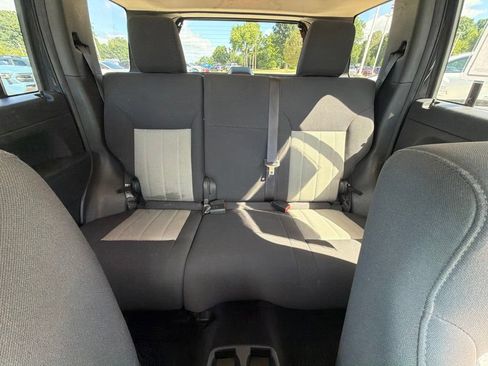 Used 2010 Jeep Liberty Sport w/ Popular Equipment Group AWD/4WD image 21