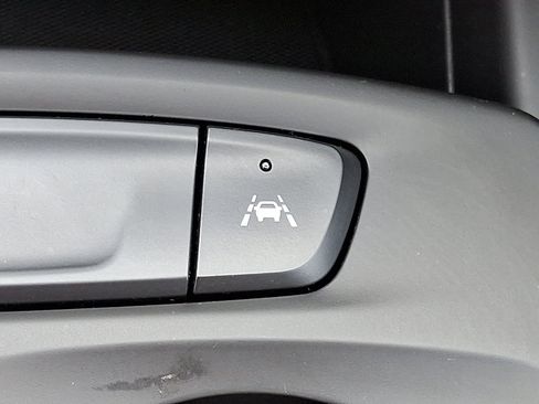 Used 2024 Chevrolet Trax LS image 23