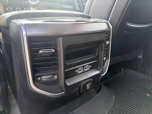 Used 2022 RAM 1500 Laramie AWD/4WD image 11