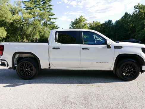 Used 2024 GMC Sierra 1500 Pro w/ Graphite Edition AWD/4WD image 5
