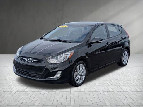 Used 2013 Hyundai Accent SE image 2