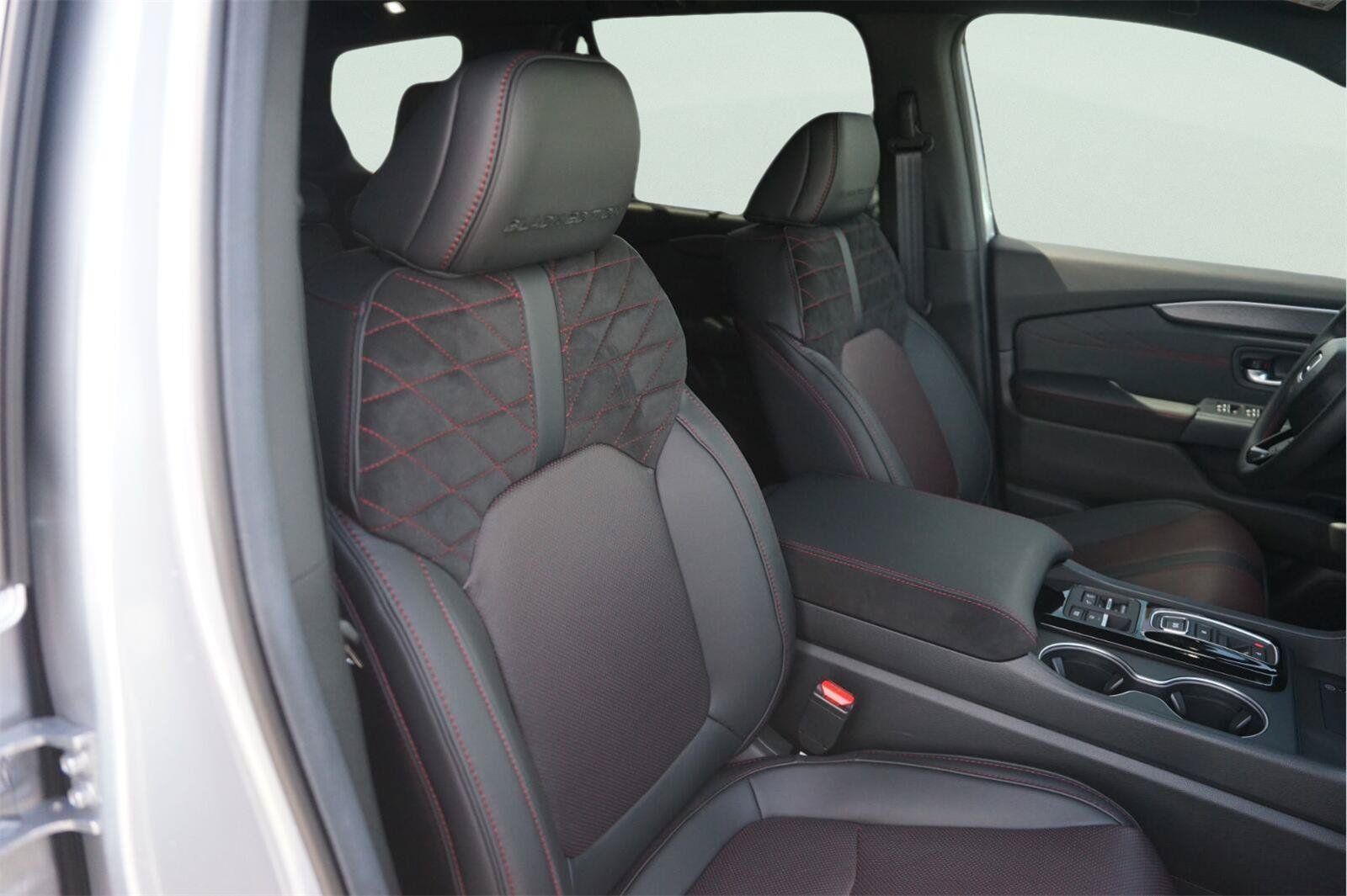 Used 2026 Honda Pilot Black Edition image 22