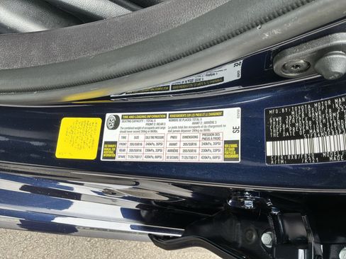 Used 2025 Toyota Corolla LE FWD image 34