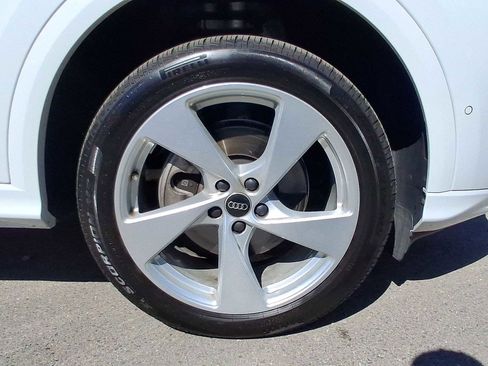 Used 2025 Audi Q5 Premium w/ Premium Plus AWD/4WD image 33
