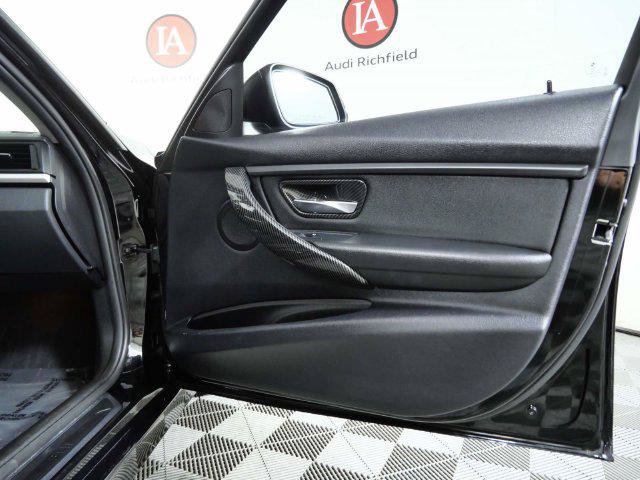 Used 2013 BMW 328i xDrive Sedan AWD/4WD image 27