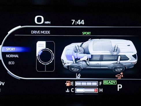 Used 2025 Toyota Sequoia Platinum w/ Tow Technology Package AWD/4WD image 10