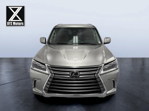 Used 2019 Lexus LX 570 4WD w/ Luxury Package image 10