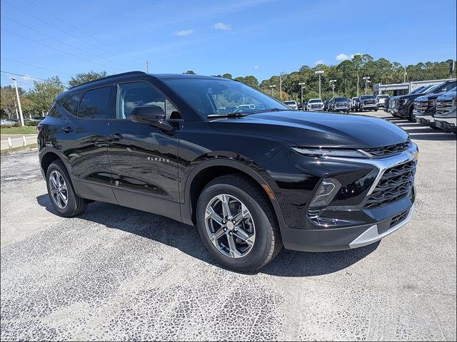 New 2026 Chevrolet Blazer LT w/ Convenience Package FWD image 2