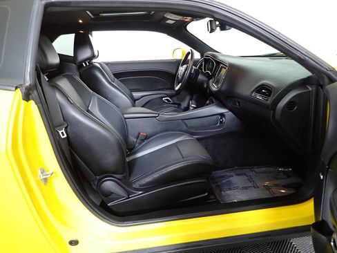 Used 2017 Dodge Challenger R/T Plus RWD image 35