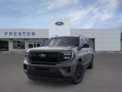 New 2026 Ford Expedition Max Platinum image 2