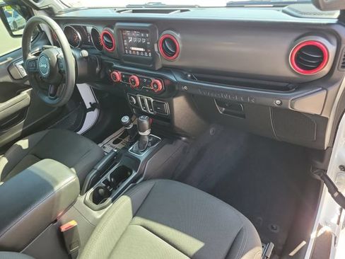 Used 2022 Jeep Wrangler Sport AWD/4WD image 8