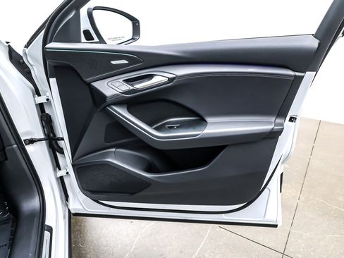 Used 2025 Audi Q6 e-tron Premium Plus w/ Premium Plus image 25