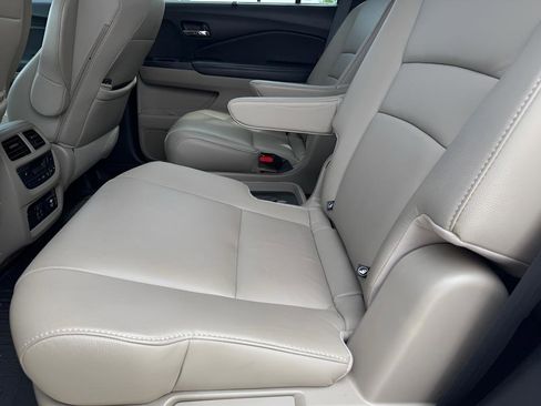 Used 2019 Honda Pilot Touring image 15