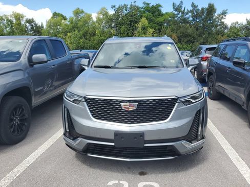 Used 2024 Cadillac XT6 Luxury AWD/4WD image 2