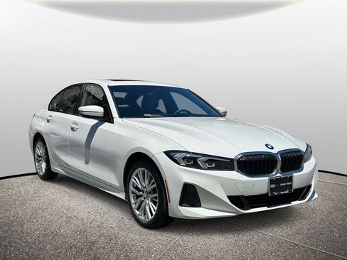 Used 2023 BMW 330i xDrive Sedan w/ Premium Package AWD/4WD image 10