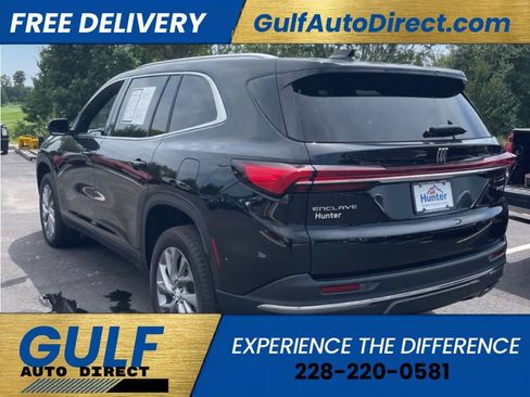 Used 2025 Buick Enclave Preferred FWD image 3