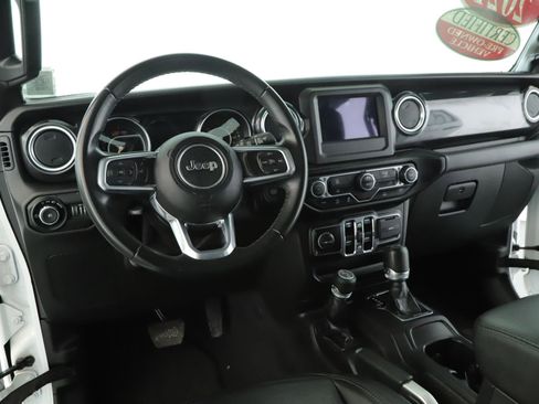 Used 2021 Jeep Wrangler Unlimited Sahara image 2