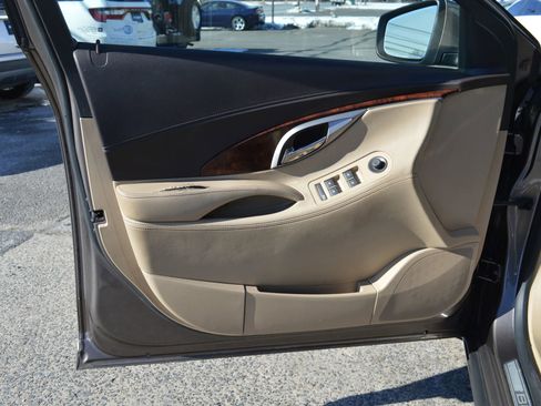 Used 2010 Buick LaCrosse CXL image 26